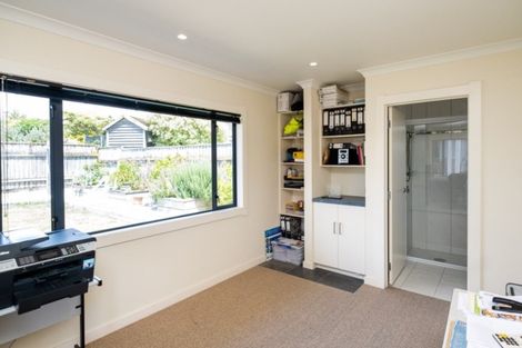 Photo of property in 8 Fulford Road, Havelock North, 4130