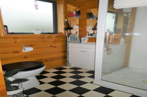 Photo of property in 33 Golf Links Road, Kaiata, Greymouth, 7805