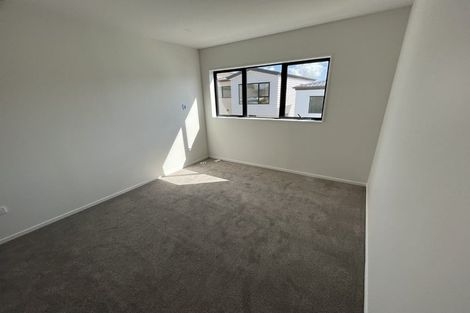 Photo of property in 10/535 Swanson Road, Ranui, Auckland, 0612