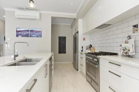 Photo of property in 2 Kotuku Lane, Hobsonville, Auckland, 0616