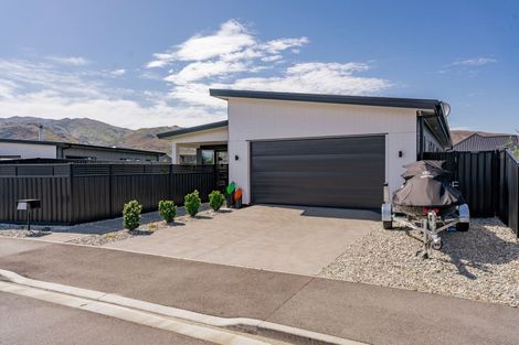 Photo of property in 1 Fraer Street, Cromwell, 9310