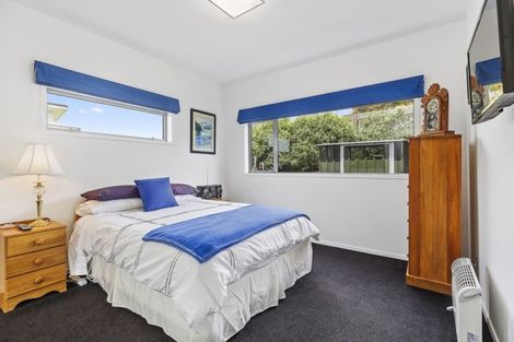 Photo of property in 5 Linacre Way, Tawa, Wellington, 5028