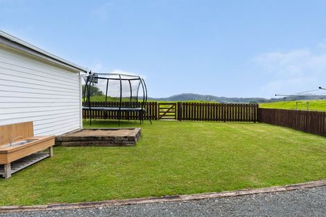 Photo of property in 28 Bickerstaffe Road, Maungaturoto, 0520