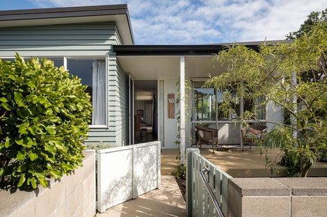 Photo of property in 10 Coprosma Close, Papamoa Beach, Papamoa, 3118