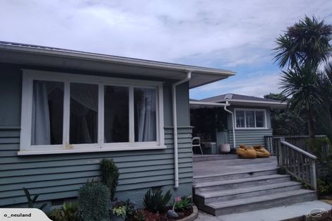 Photo of property in 16 Domain Crescent, Muriwai, Waimauku, 0881