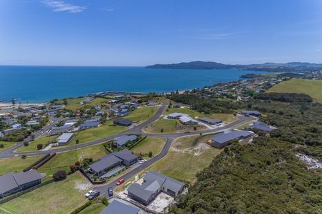 Photo of property in 14 Sunrise Place, Cable Bay, 0420