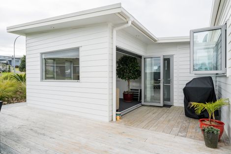 Photo of property in 15 Weka Street, Mangawhai, 0505