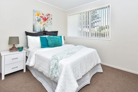 Photo of property in 25 Gibbons Road, Weymouth, Auckland, 2103