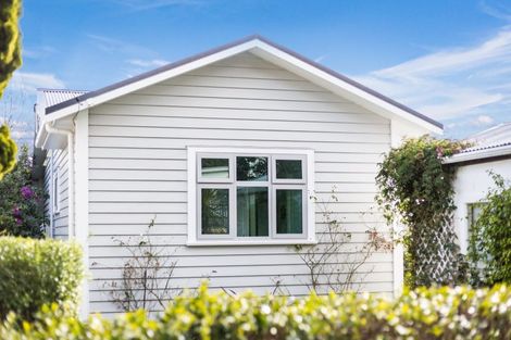 Photo of property in 38 Oroua Street, Eastbourne, Lower Hutt, 5013