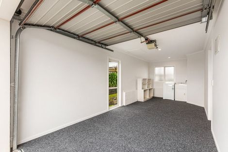 Photo of property in 1/920 East Coast Road, Northcross, Auckland, 0630