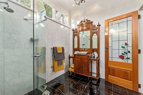 Photo of property in 49 Seaview Avenue, Northcote, Auckland, 0627