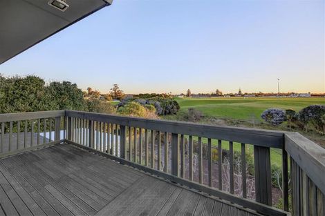 Photo of property in 70 De Quincey Terrace, Highland Park, Auckland, 2010