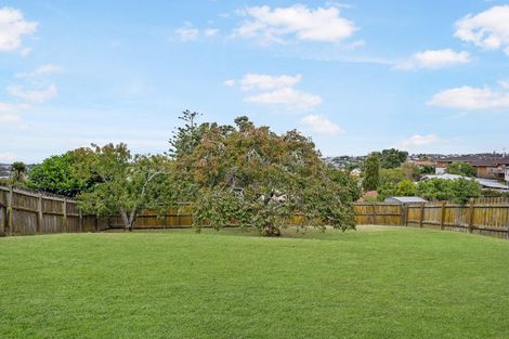 Photo of property in 17 Marcel Place, Glenfield, Auckland, 0629