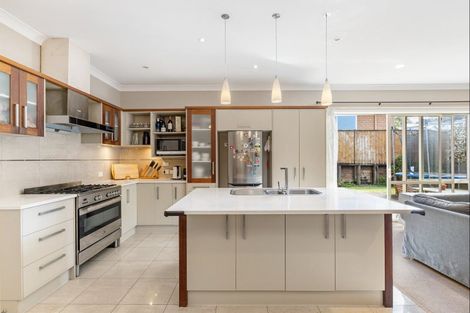 Photo of property in 8 Chateau Rise, Flat Bush, Auckland, 2016