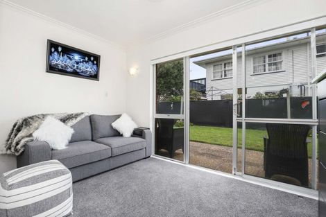Photo of property in 102au1 Sandwich Road, St Andrews, Hamilton, 3200