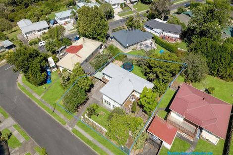Photo of property in 3 La Trobe Street, Pakuranga Heights, Auckland, 2010