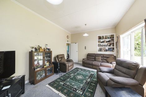 Photo of property in 18 Marshall Road, Hunterville, 4730