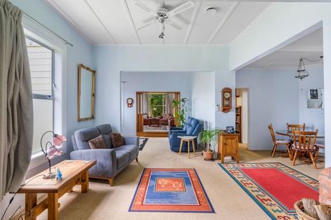 Photo of property in 300 Aberdeen Road, Gisborne, 4010