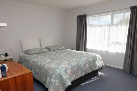 Photo of property in 2 Thimble Lane, Whitby, Porirua, 5024
