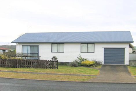 Photo of property in 115a Sharyn Place, Whangamata, 3620