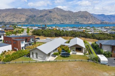 Photo of property in 12 Edgewood Place, Wanaka, 9305