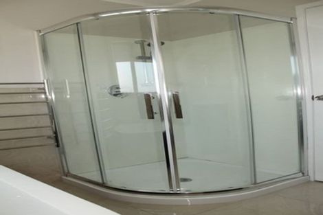 Photo of property in 123 Sandspit Road, Shelly Park, Auckland, 2014