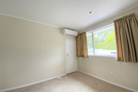 Photo of property in 8 Kerria Place, Sunnynook, Auckland, 0620