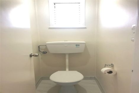 Photo of property in 37 Harrington Road, Henderson, Auckland, 0610