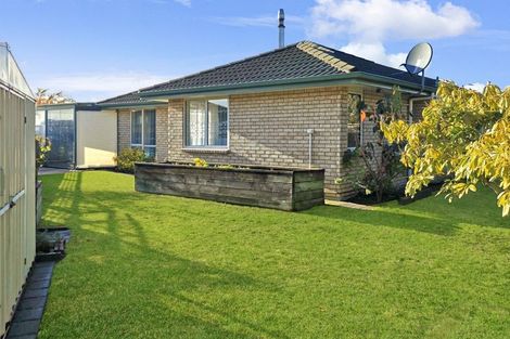 Photo of property in 4 Wai Place, One Tree Point, 0118