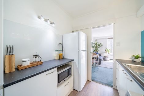 Photo of property in Hobson Court Flats, 64/70 Hobson Street, Thorndon, Wellington, 6011