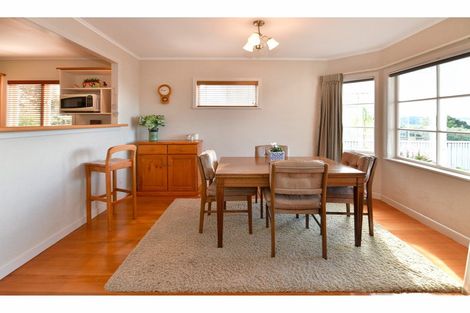Photo of property in 9 Moffat Road, Red Beach, 0932