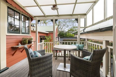 Photo of property in 1 Oxford Terrace, Devonport, Auckland, 0624