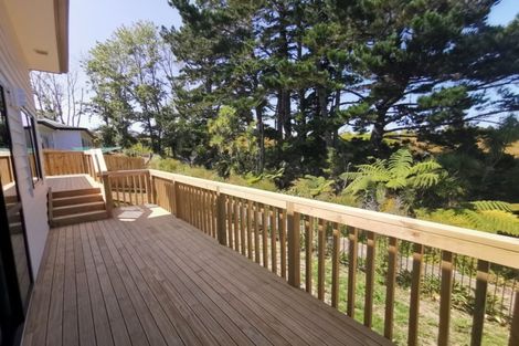 Photo of property in 2 Tarara Lane, Kumeu, 0810