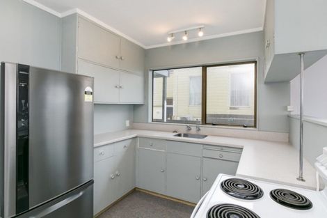 Photo of property in 23 Edgecombe Street, Newlands, Wellington, 6037