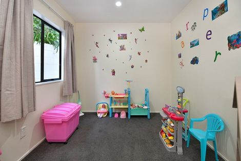 Photo of property in 68a Vipond Road, Stanmore Bay, Whangaparaoa, 0932