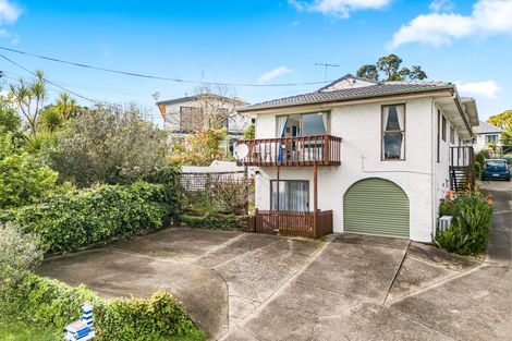 Photo of property in 1/12 Glenvar Road, Torbay, Auckland, 0630