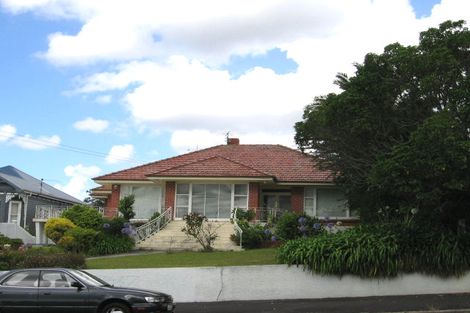 Photo of property in 4 Roberton Road, Avondale, Auckland, 1026