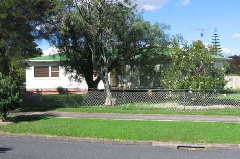 Photo of property in 2 Riverina Avenue, Pakuranga, Auckland, 2010