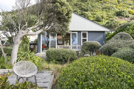 Photo of property in 178 Breaker Bay Road, Breaker Bay, Wellington, 6022