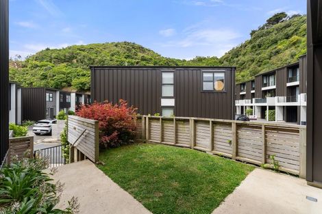 Photo of property in 35 Rua Kai Way, Brooklyn, Wellington, 6021