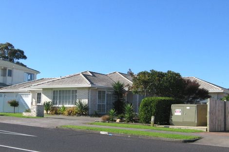 Photo of property in 28 Meadowland Drive, Somerville, Auckland, 2014