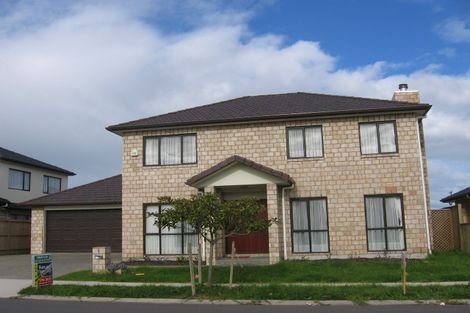 Photo of property in 5 Bridgefield Crescent, Flat Bush, Auckland, 2016