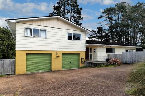 Photo of property in 93 Oreil Avenue, West Harbour, Auckland, 0618