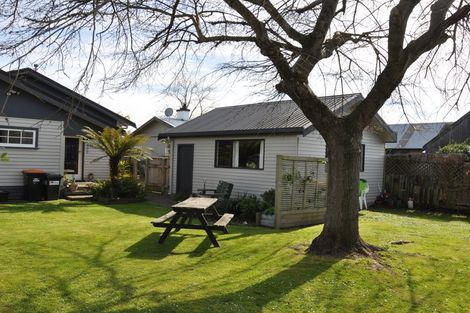 Photo of property in 52 Featherston Street, Takaro, Palmerston North, 4412