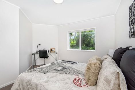 Photo of property in 28a Luckens Road, West Harbour, Auckland, 0618