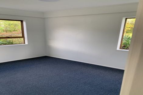 Photo of property in 11 Ian Place, Glendene, Auckland, 0602