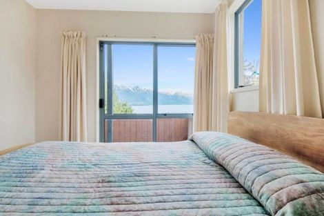 Photo of property in 35a Wynyard Crescent, Fernhill, Queenstown, 9300