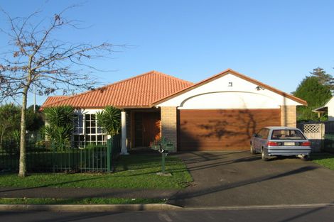 Photo of property in 2 Swanson Oaks, Swanson, Auckland, 0612