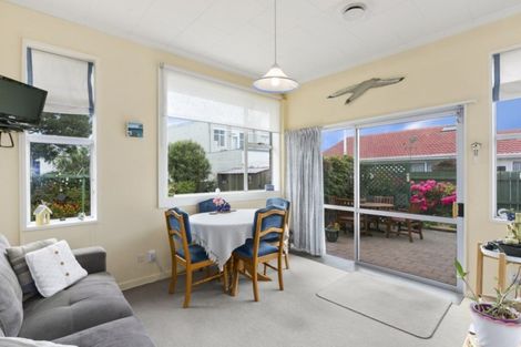 Photo of property in 62 Royal Crescent, Saint Kilda, Dunedin, 9012