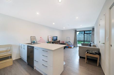 Photo of property in 4337c Great North Road, Glendene, Auckland, 0602